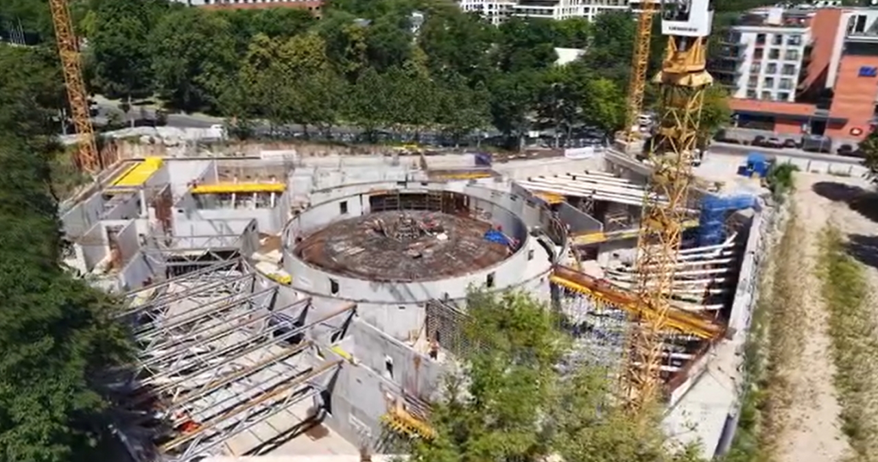 Gigantyczna inwestycja w Poznaniu. "Ogromna dziura w ziemi została przekształcona w głęboką na 12 metrów nieckę"