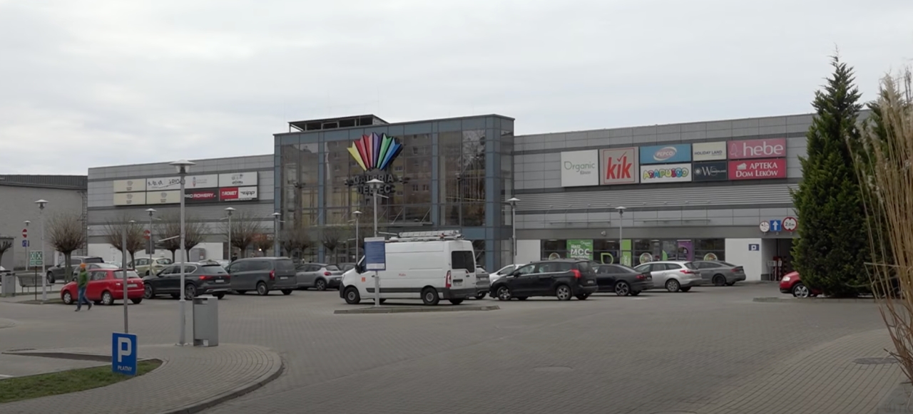 Poznańska galeria do wyburzenia w przyszłym roku. W jej miejscu mieszkania. Ile? To się okaże