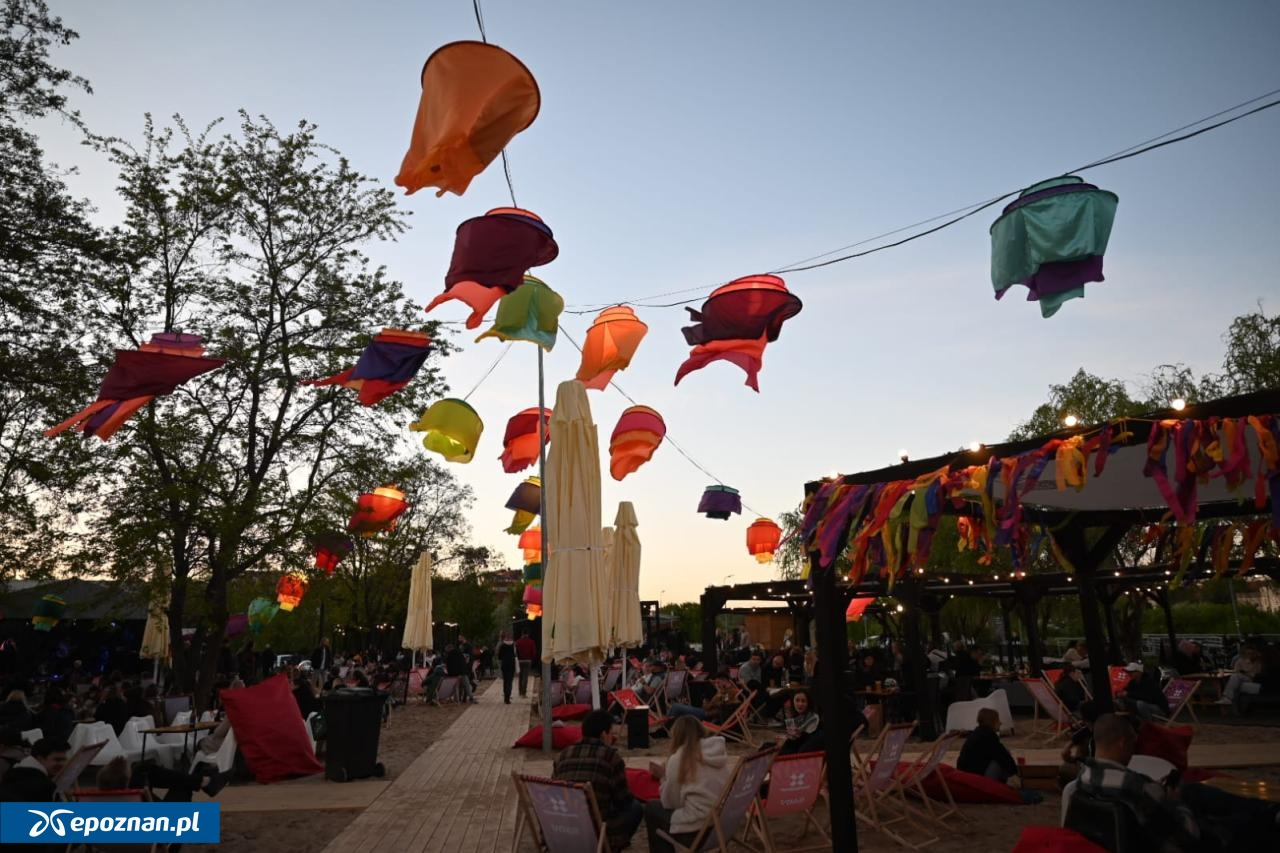 Niebezpieczna sytuacja na terenie popularnej miejscówki nad Wartą. Kobieta trafiła do szpitala