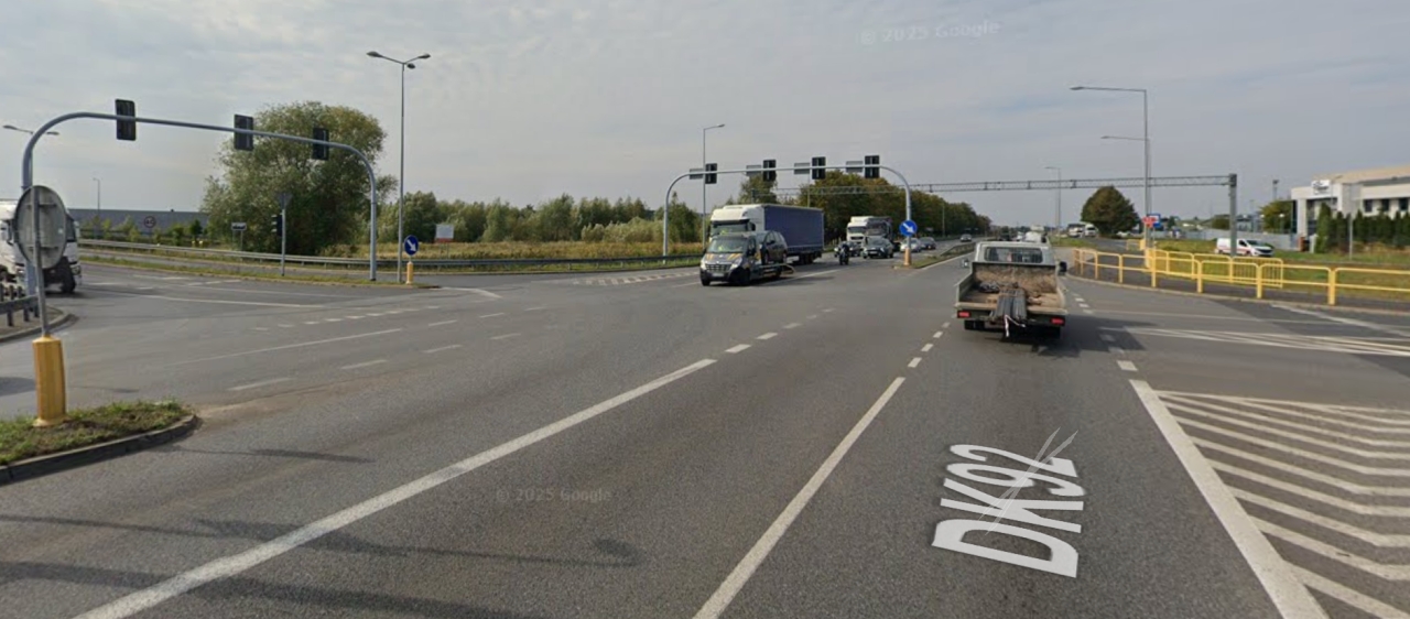 Dachowanie auta przy trasie DK92 pod Poznaniem