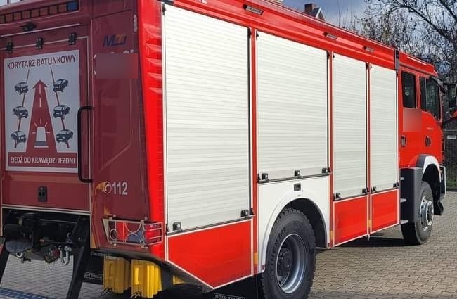 Zadymienie w jednym z bloków. Na miejscu było pięć wozów strażackich