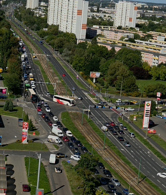Paraliż komunikacyjny w mieście. "Kierowcy zawracają, korek na wszystkich uliczkach". Mieszkańcy zniecierpliwieni i oburzeni