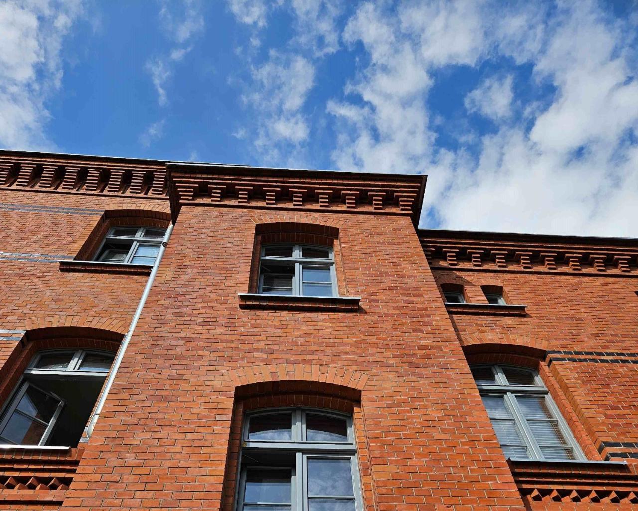 Zabytkowa poznańska kamienica odzyskała dawny blask. Tak prezentuje się po remoncie