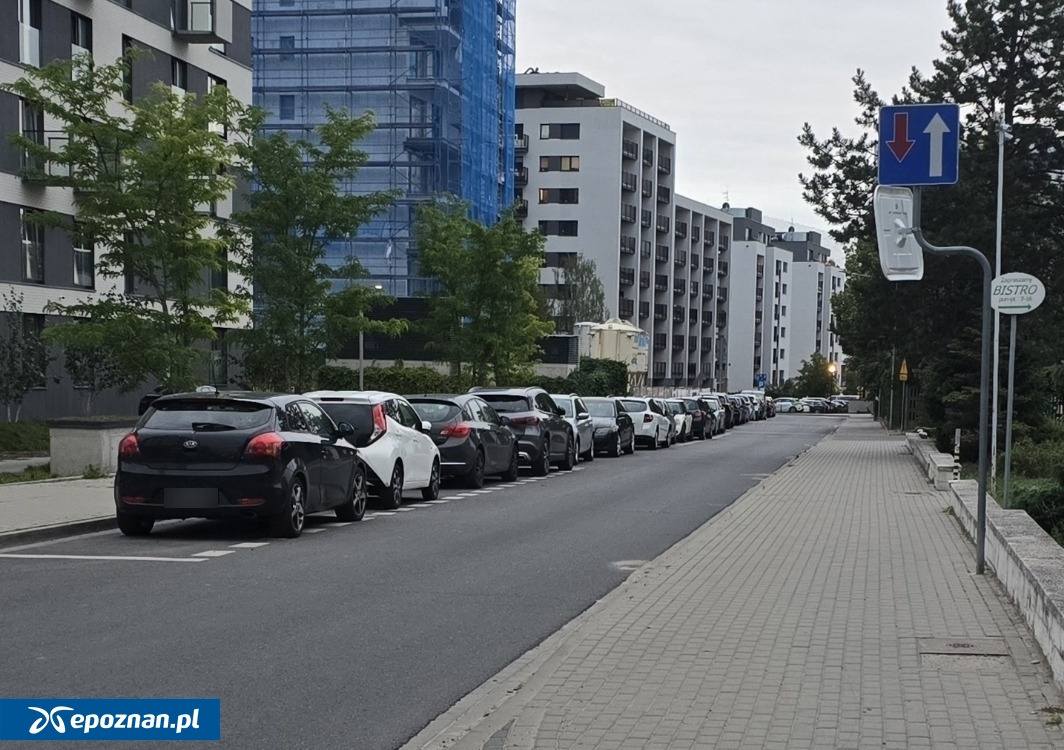 Awantura między kierowcami na poznańskiej ulicy z dramatycznym skutkiem. Nie żyje 70-latek