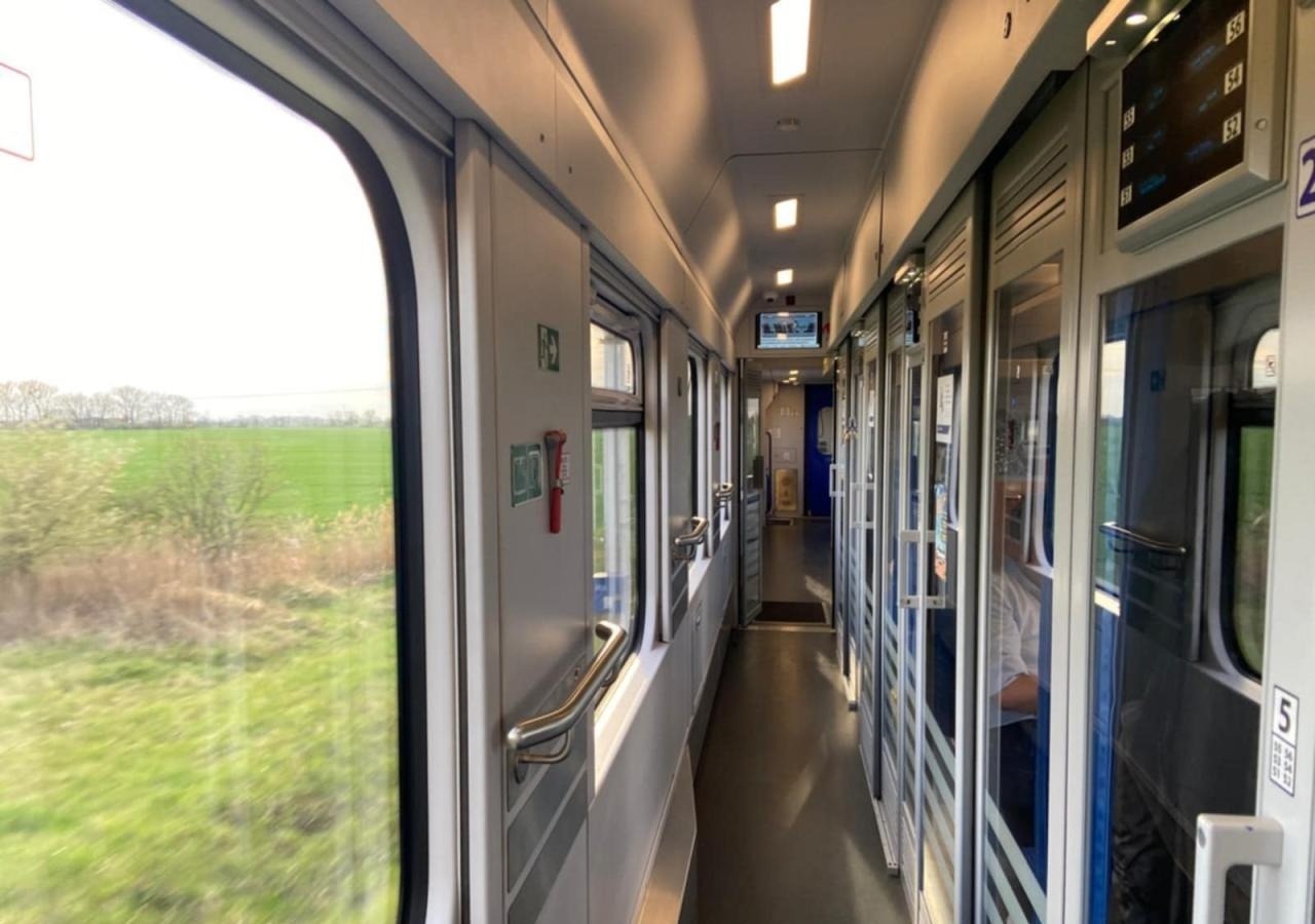 Gigantyczne opóźnienia pociągów relacji Poznań Główny-Kołobrzeg. "Nikt nic nie wie, zero informacji"