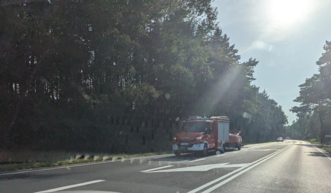 Region. Znaleziono samochód w wodzie. Służby sprawdzają, czy w pojeździe nie ma osób