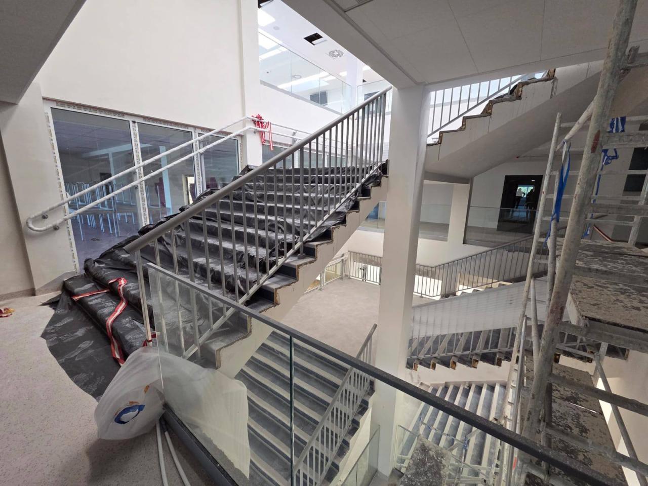 Największa w ostatnich latach inwestycja oświatowa w Poznaniu zbliża się do końca. Tak wygląda dziś