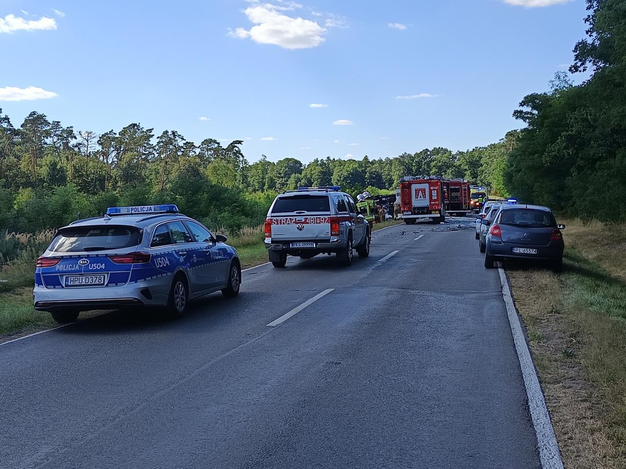 Tragiczny finał wypadku w regionie. Nie żyje kierowca osobówki