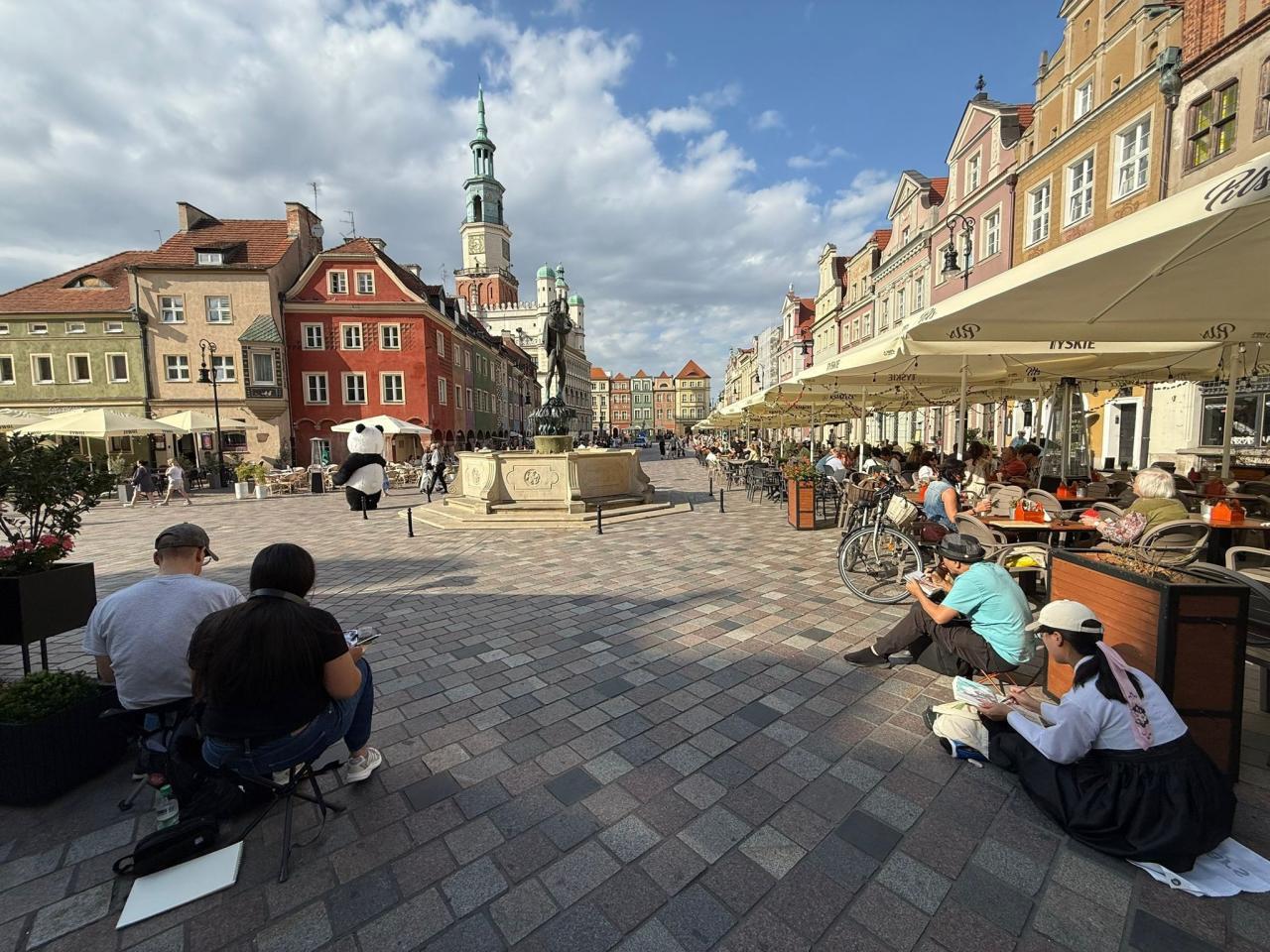Setki rysowników z całego świata na ulicach Poznania. Będą tu jeszcze przez kilka dni