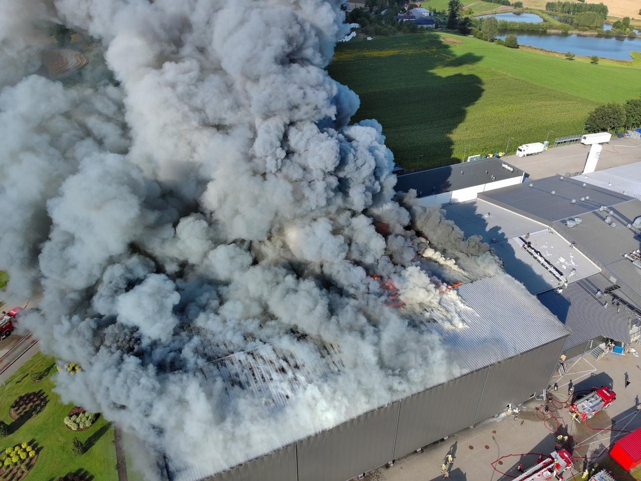 Strażak ochotnik zginął podczas przeszukiwania pogorzeliska. "Był częścią tej samej, wielkiej rodziny pożarniczej"
