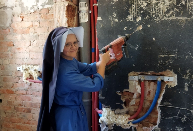 Siostry Faustyny z Kiekrza zbierają na remont Domu Samotnej Matki