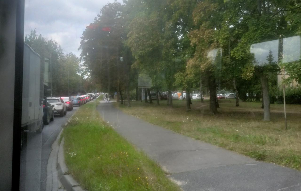 Popołudniowy komunikacyjny armagedon na północy Poznania. "Ludzie mają tu już dość tej modernizacji!