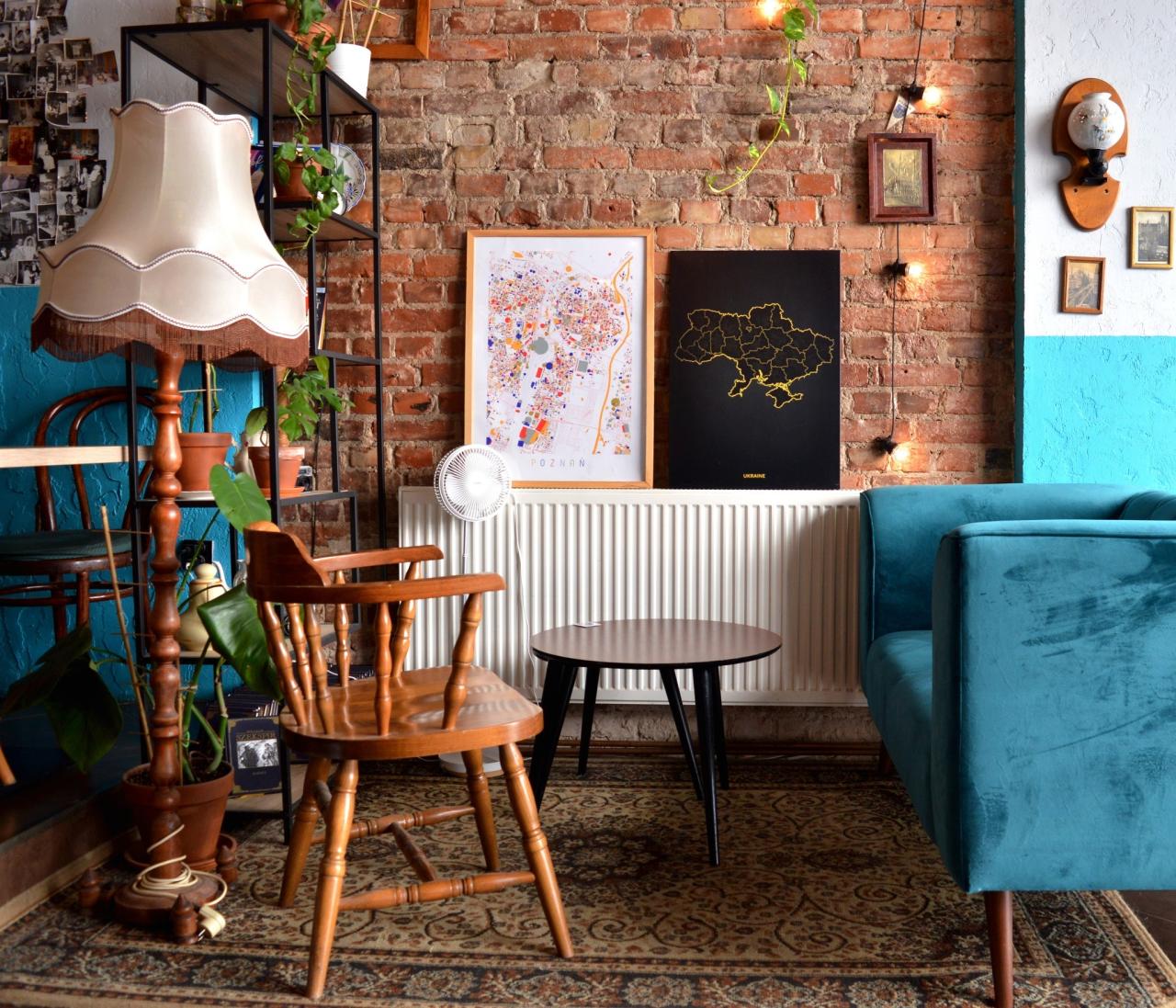 Poznańska kawiarnia pobiera opłatę od osób siedzących przy stoliku, które nic nie zamawiają. Wylał się hejt