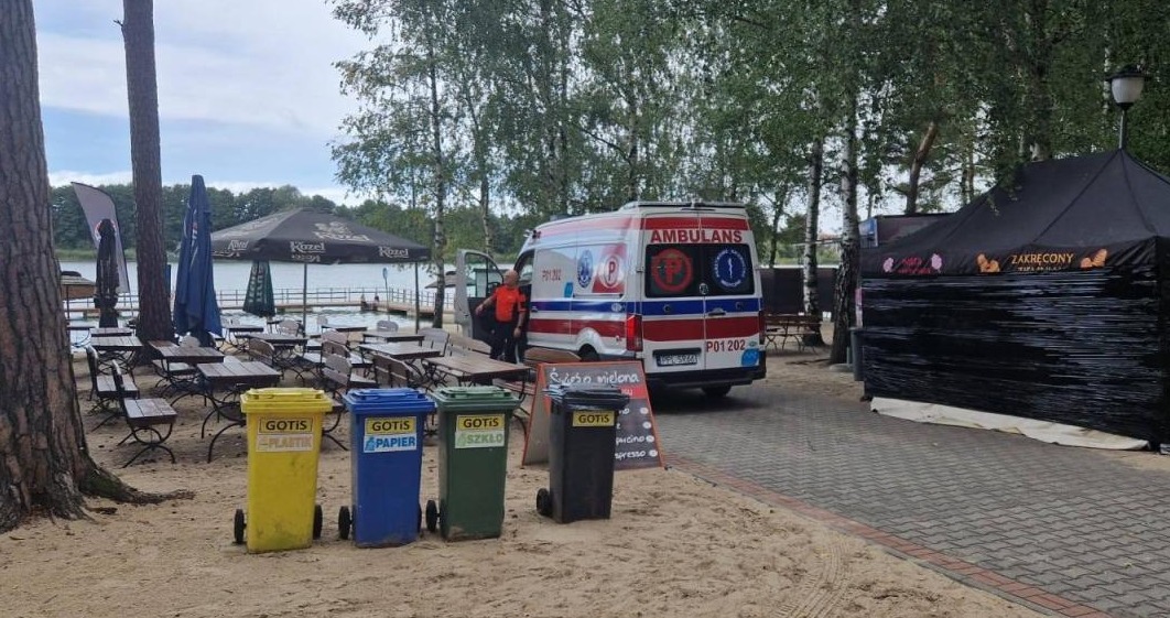 Krok od tragedii. Stracił równowagę i spadł z SUP-a do wody, nie był w stanie sam dopłynąć do brzegu