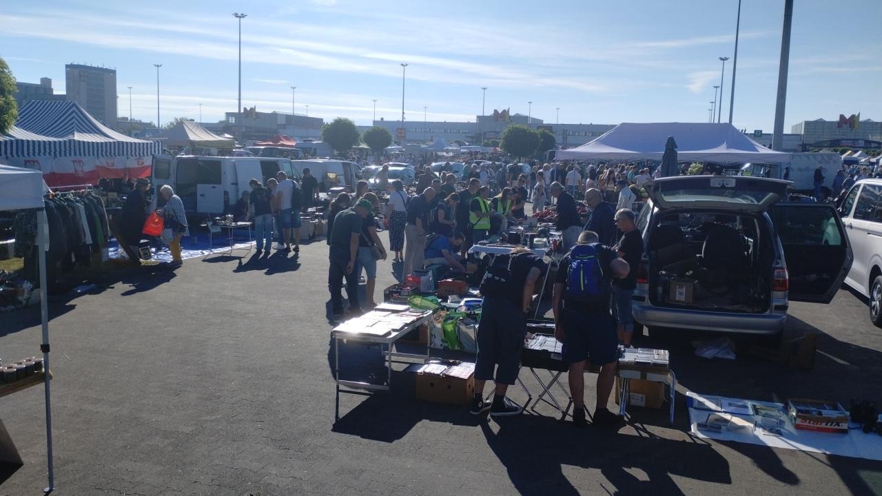 Tłumy na niedzielnych giełdach w Poznaniu. Jedna wróciła do dawnej lokalizacji