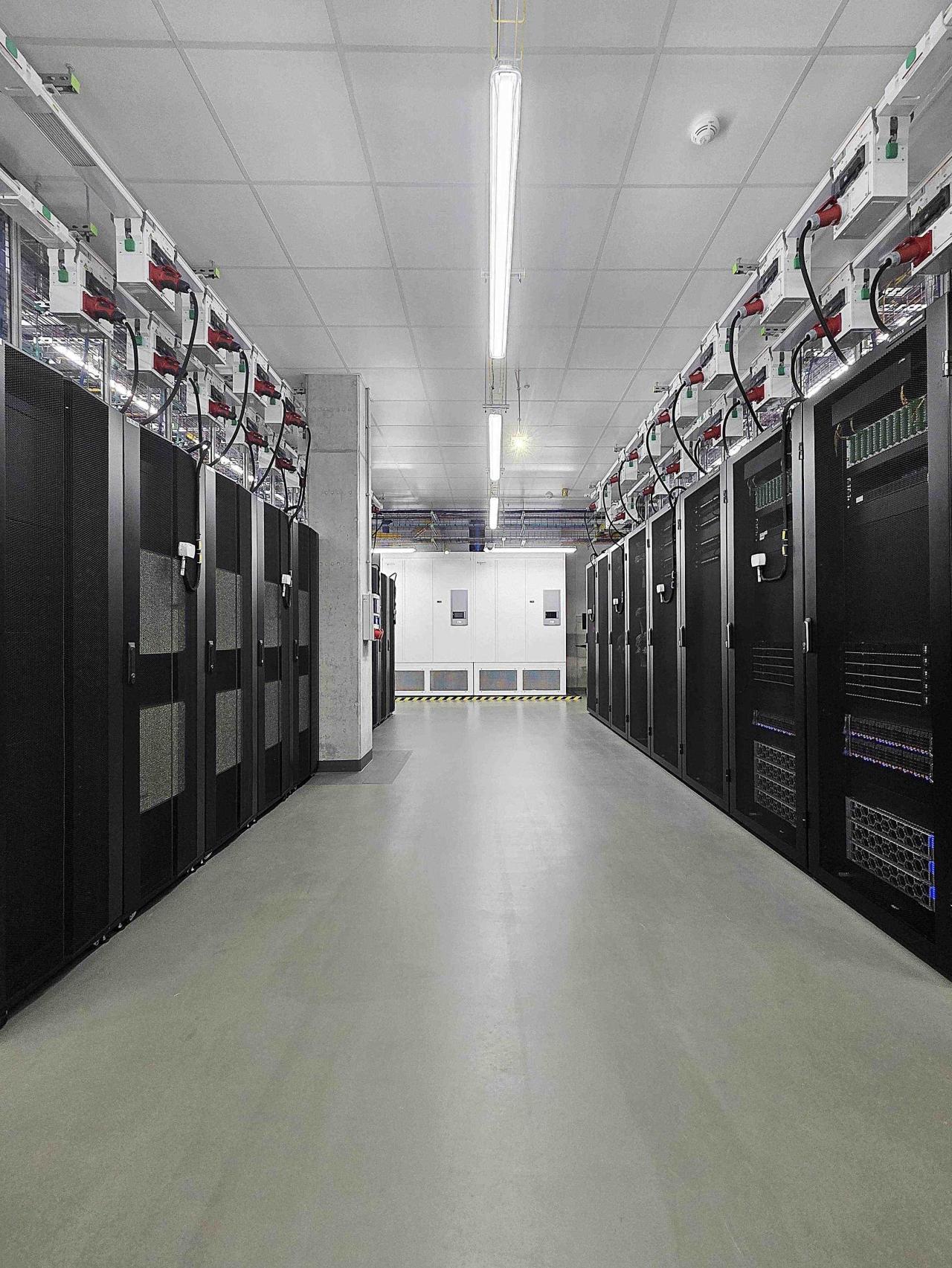 Poznański operator uruchomił potężną fabrykę AI. Beyond.pl ogłosił, iż jego superkomputer AI o nazwie F.I.N. jest już w pełni operacyjny