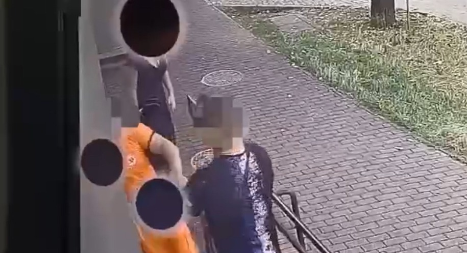 Atak na ratownika medycznego w regionie. "Napastnik popychał ratownika, szarpał i kopał"