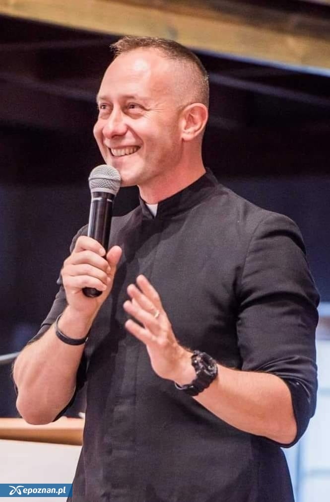 Jest śledztwo w sprawie księdza - celebryty. "Przyznał się do błędu i podjął pokutę"