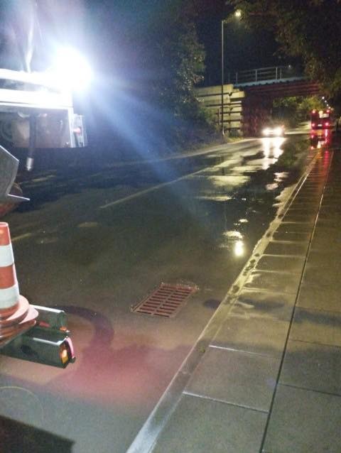 Poniedziałkowy deszcz dał się we znaki Aquanetowi. Padał z intensywnością choćby 292 litrów na sekundę na hektar