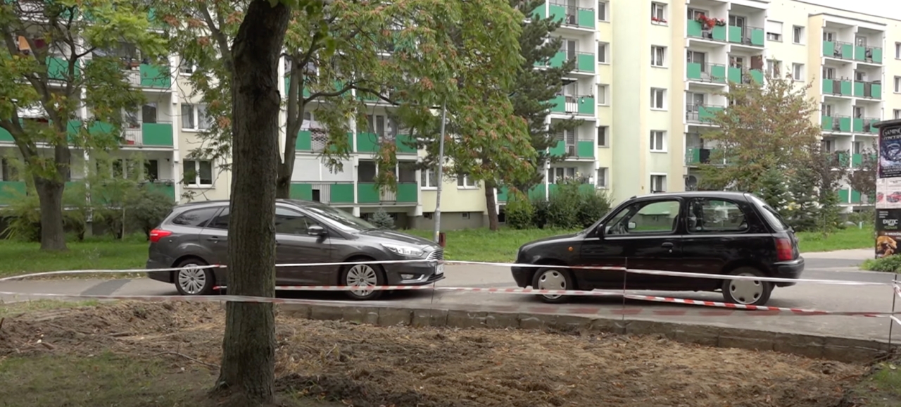 Nowa altana śmietnikowa na osiedlu kością niezgody. Mieszkańcy jej nie chcą, administracja musi ją postawić