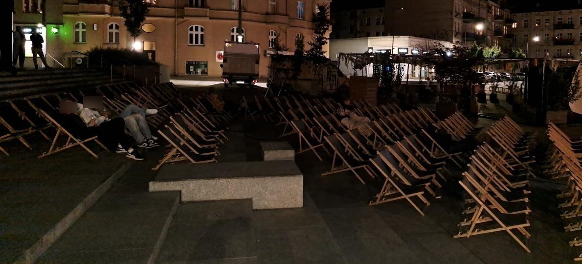 Imprezy na poznańskim placu organizowane "na siłę"? "Przychodzi kilkanaście osób, a przeszkadza kilkuset mieszkańcom"