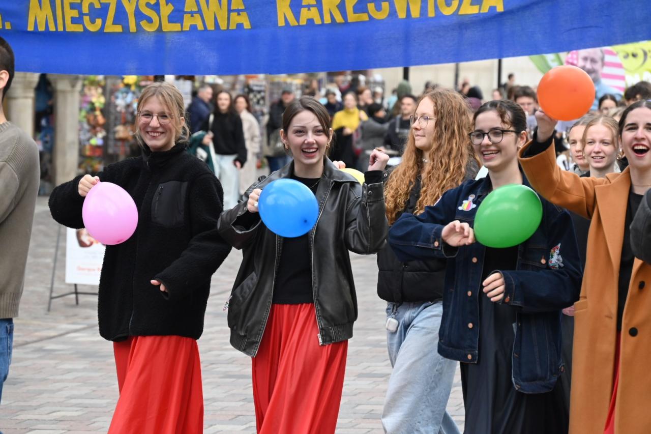 Setki młodych ludzi muzykowały na Starym Rynku