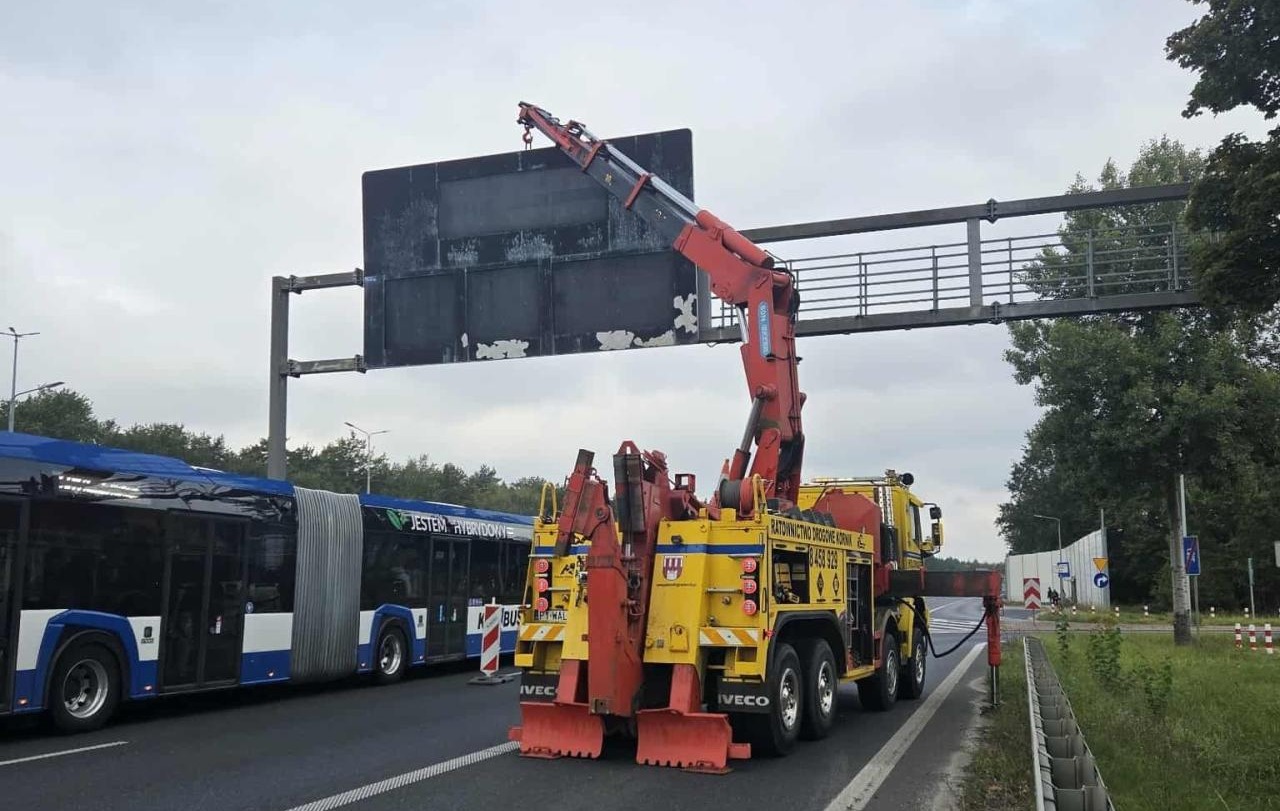Korek na trasie S11 pod Poznaniem. Przez drogowców