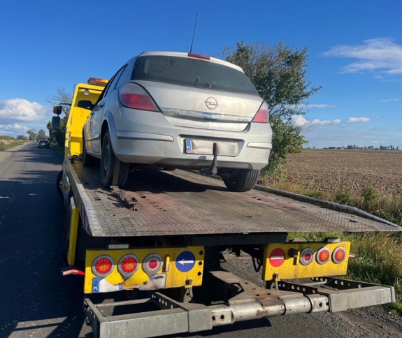 Kierowca z regionu jednego dnia stracił dwa samochody. Będzie miał problemy