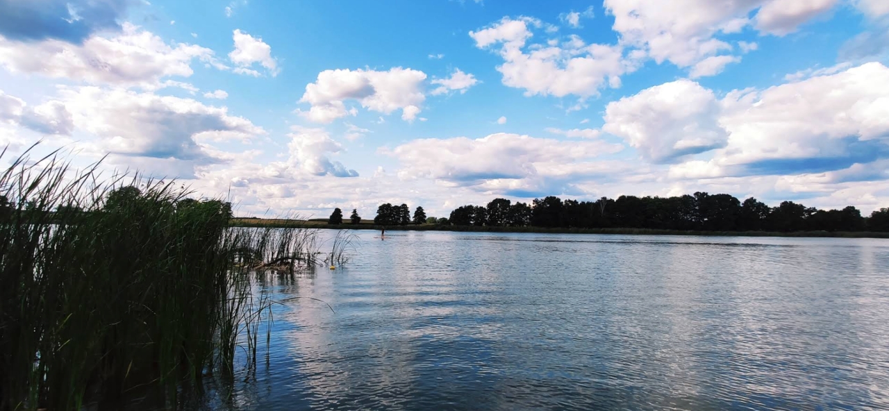 Wielkopolskie jezioro niszczone przez skutery wodne i motorówki