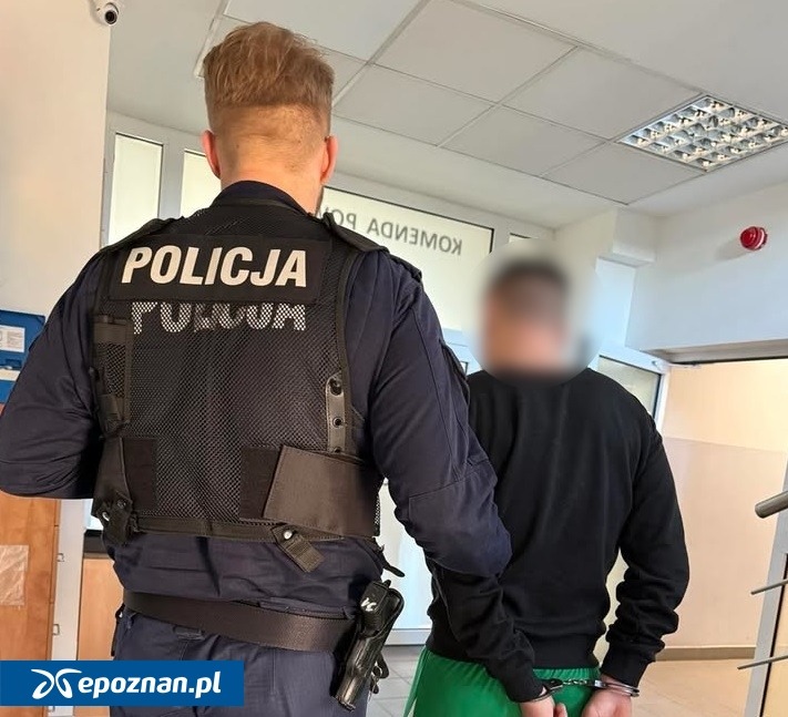 Region. Przyjechali do jego domu, okładali go pałką teleskopową, straszyli szczypcami i nożem. Później go okradli