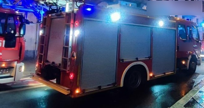 Utrudnienia na A2. Zapalił się samochodów osobowy