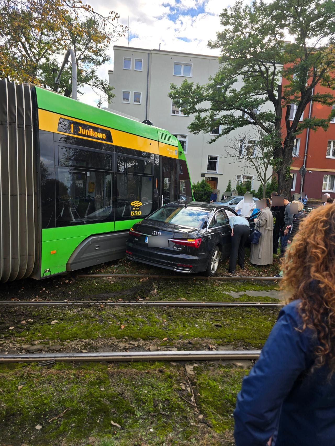 Wypadek z udziałem tramwaju. Są osoby poszkodowane