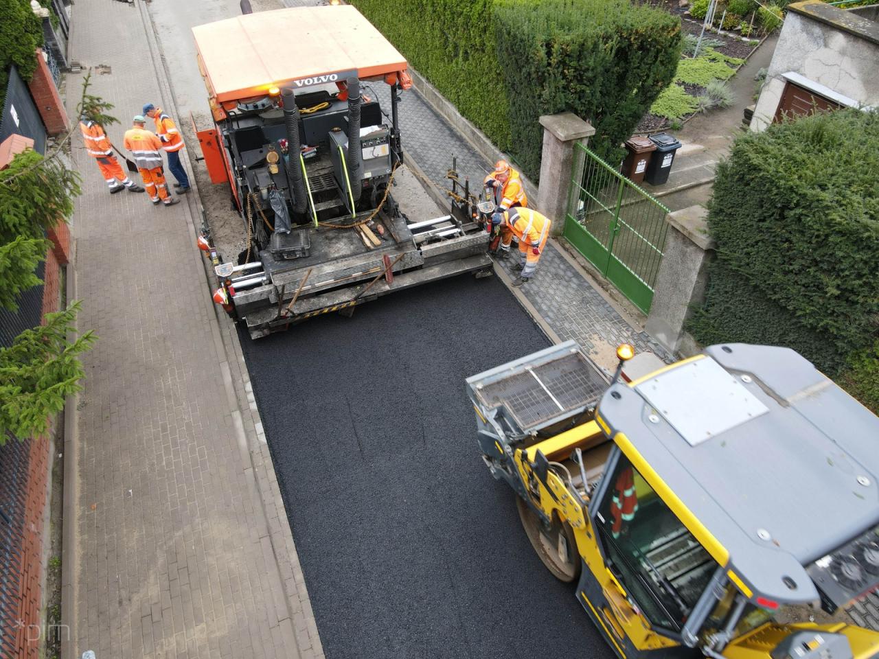 Poznańska ulica w remoncie. Praca wre