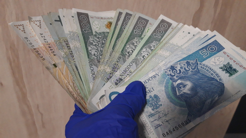 Region. Znajome razem wracały ze sklepu, nagle zginęło 9 000 zł