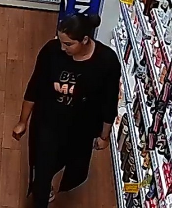 Ze sklepu zniknęły perfumy za 1100 złotych. Poznajesz?