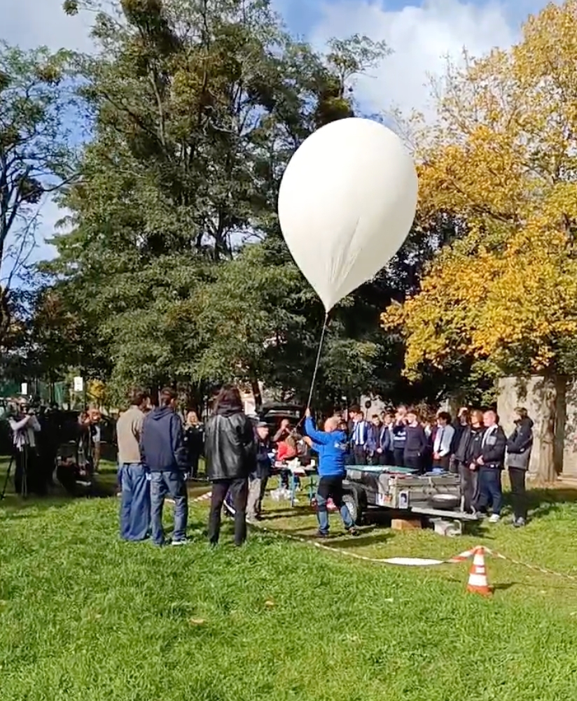 Poznańska szkoła wysłała w stratosferę… rogala świętomarcińskiego!