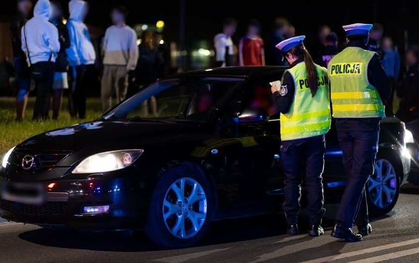 Nocny zlot miłośników aut w Poznaniu i pod miastem. Posypały się mandaty