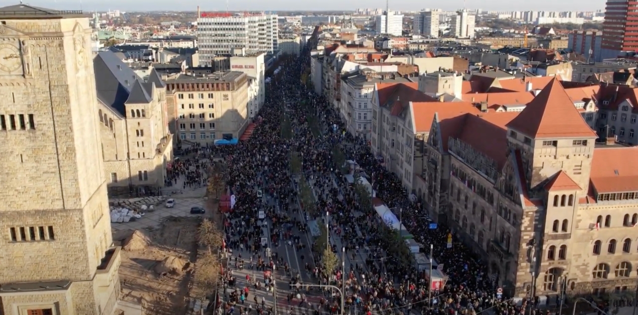 Imieniny Ulicy Święty Marcin coraz bliżej! Nie będzie korowodu, ale powstanie "miasteczko" z bramami i ochroną