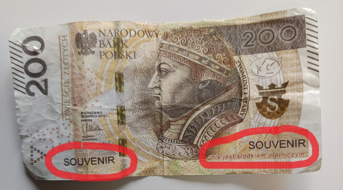 Ktoś płaci takimi banknotami. Policjanci z regionu apelują!