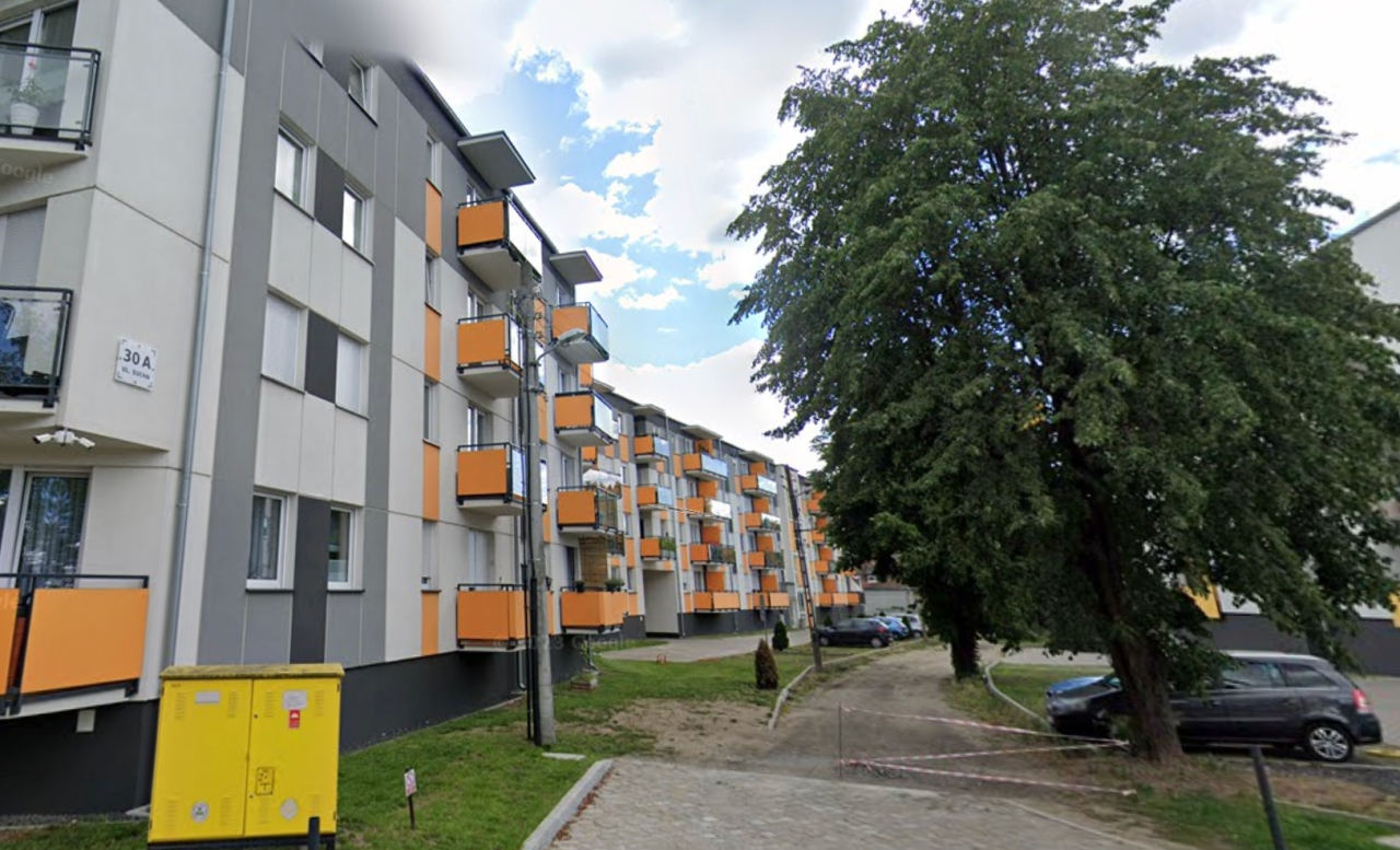 Akcja policji na poznańskim osiedlu. "Najpierw przyjechała karetka, później tajniacy"