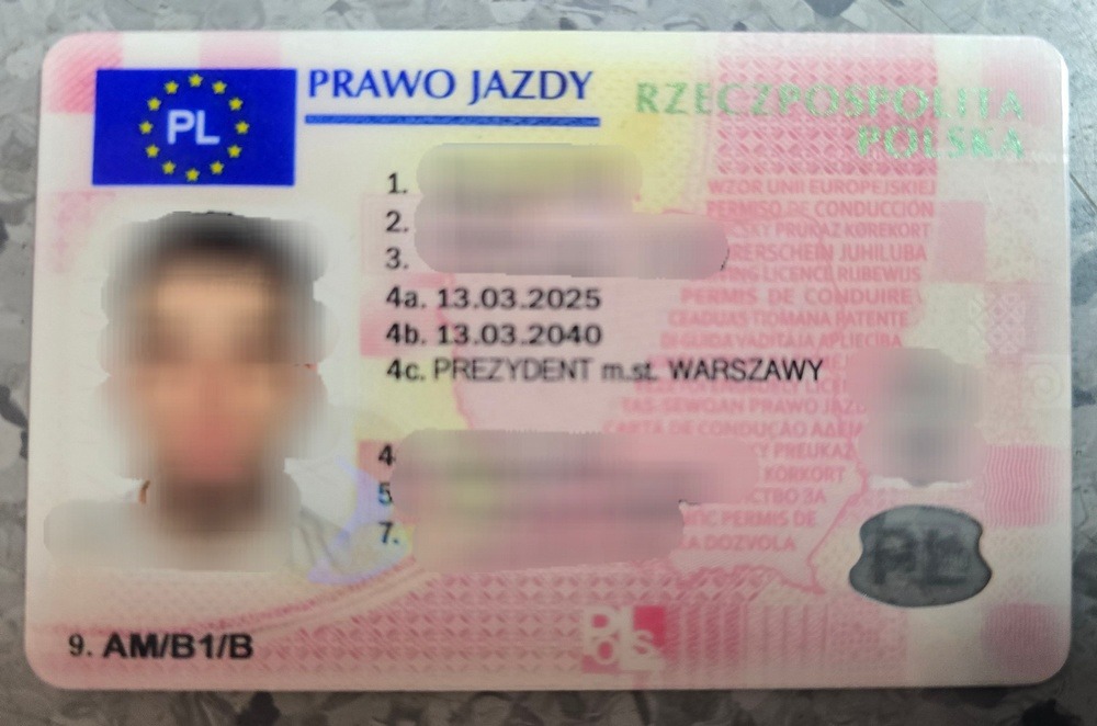 19-letni Ukrainiec zatrzymany do kontroli drogowej. Okazał prawo jazdy... kupione za 1600 euro