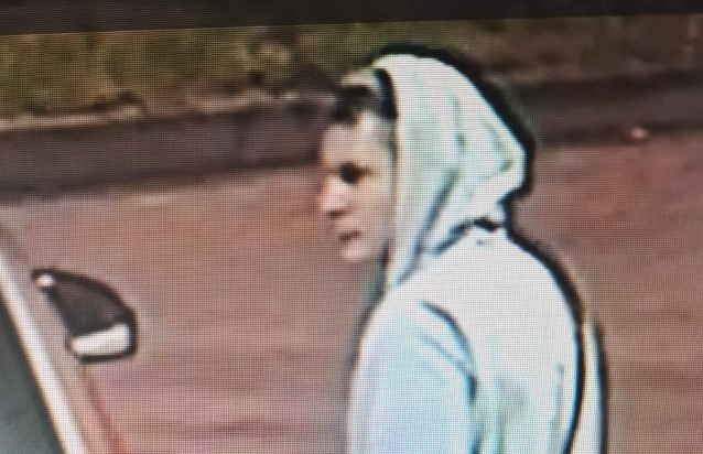 Policjanci z Wildy publikują wizerunek i poszukują mężczyzny ze zdjęcia