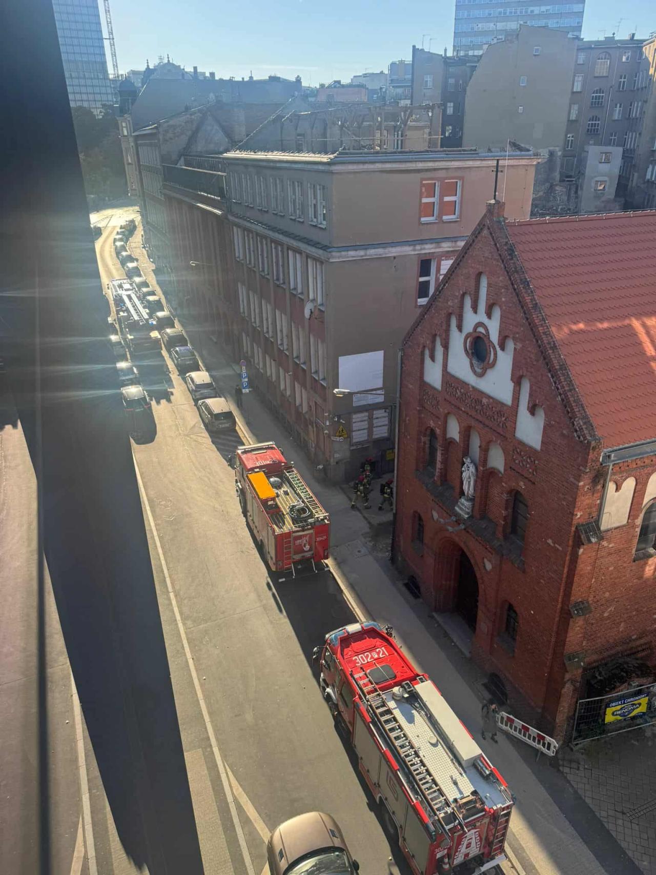 Krysiewicza: z budynku wydobywał się dym