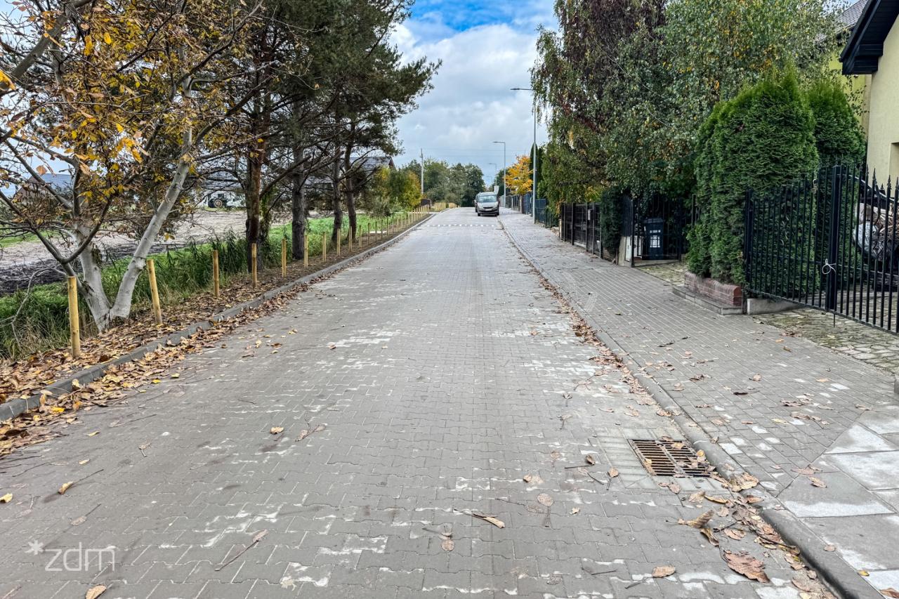 W Poznaniu wybudowano nową ulicę. Były wertepy, jest równa kostka