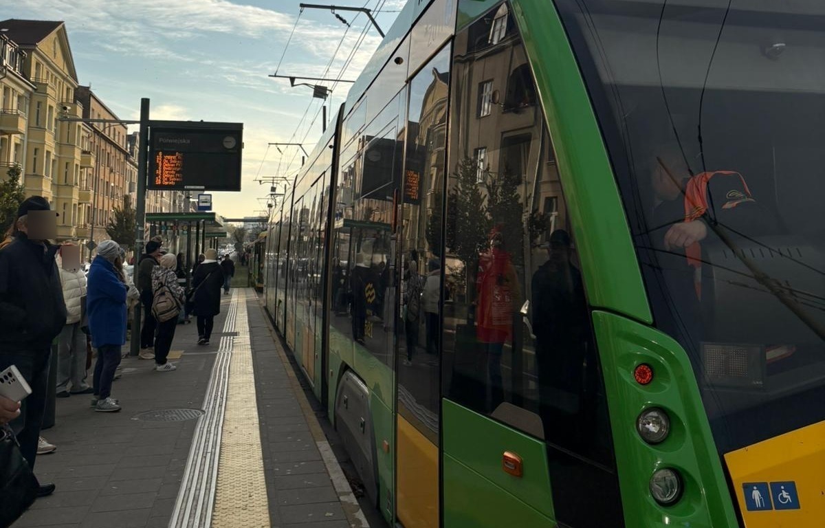 Zepsuty tramwaj utrudnia ruch w centrum. Objazd!