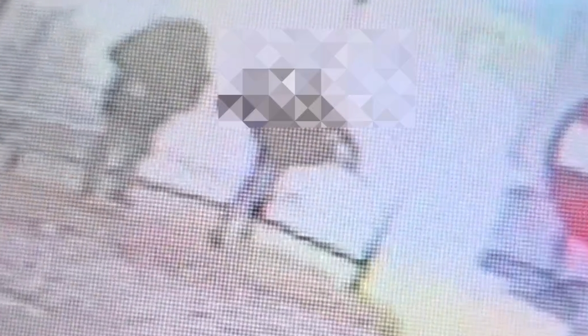 Region. Wstał z ławki na przystanku autobusowym i "ze złości" kopnął w szybę. 2300 zł strat, błyskawiczne zatrzymanie