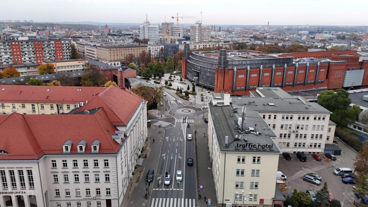 Przed budową nowej trasy tramwajowej w Poznaniu: sprawdzają stan budynków w centrum