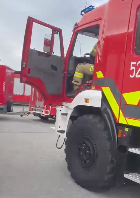 Duża akcja strażaków w Rogoźnie. Na miejsce jadą m.in. chemicy