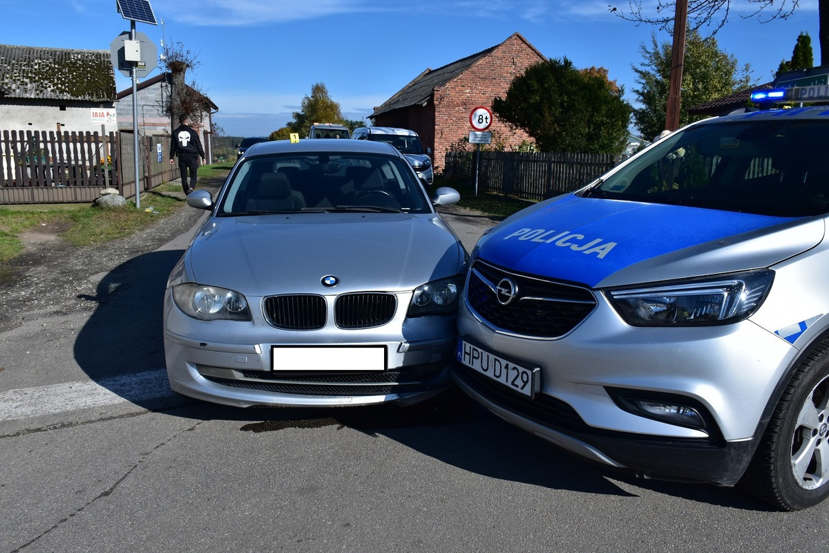 Policjanci z regionu poszkodowani po zderzeniu z BMW. Kierowca trafił do aresztu