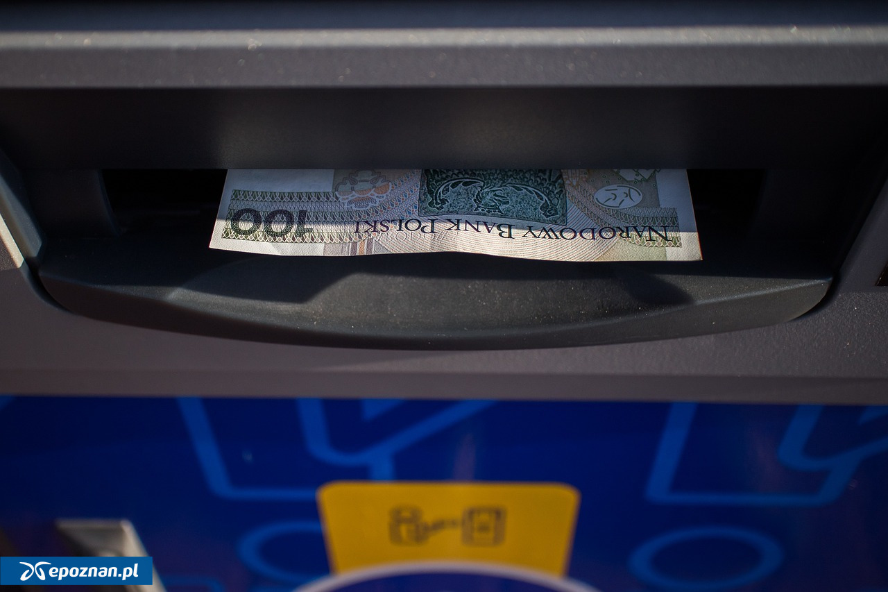 Z kont poznaniaków masowo zniknęły pieniądze. "W działania te było zaangażowanych kilka osób"